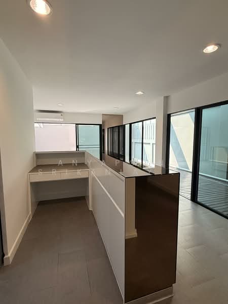 Noble Cube Pattanakarn, Bangkok, Phatthanakan Road, Suan Luang, Suan Luang, Bangkok, 9 Bedrooms, 395 sqm, Townhouse For Rent, by Anyaporn Srikanlayanabut, 500161595 - DDproperty.com