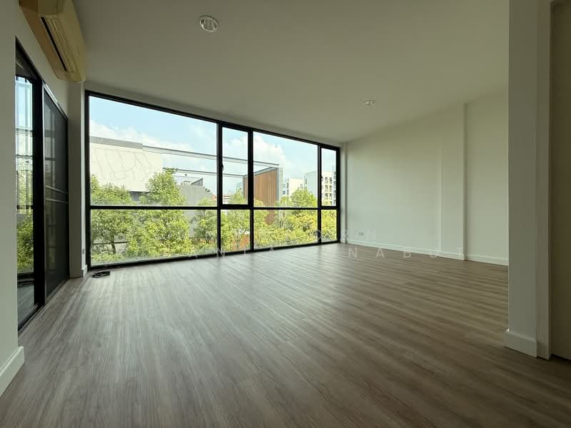 Noble Cube Pattanakarn, Bangkok, Phatthanakan Road, Suan Luang, Suan Luang, Bangkok, 9 Bedrooms, 395 sqm, Townhouse For Rent, by Anyaporn Srikanlayanabut, 500161595 - DDproperty.com