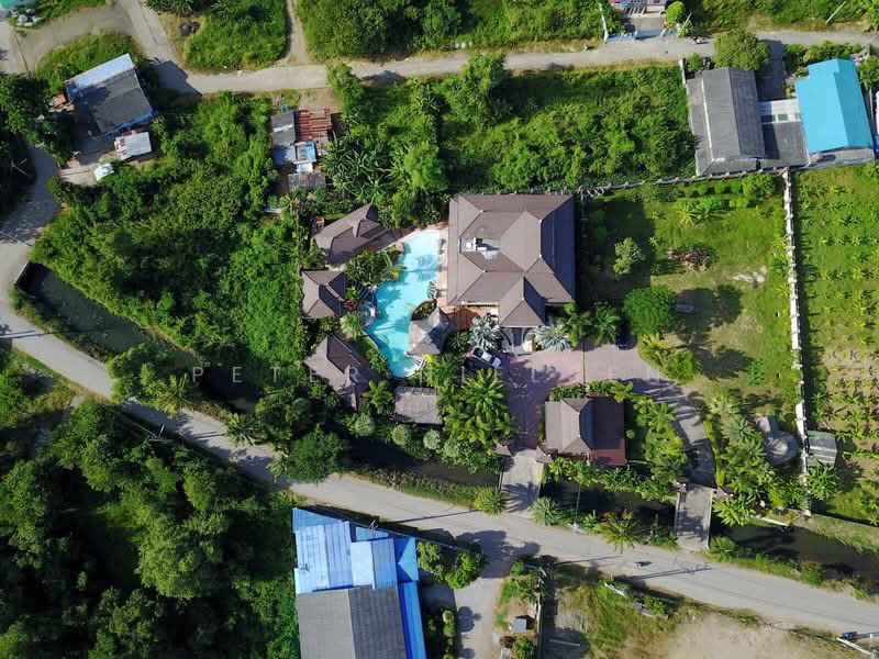 Large Bang Saray House With Over 2 Rai Of Land, Chon Buri (Pattaya), Bang Sa-re, Sattahip, Chon Buri (Pattaya), 8 Bedrooms, 1,103 sqm, Single Detached House For Sale, by Peter Nielsen, 500161600 - DDproperty.com