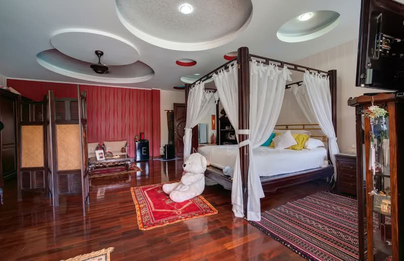 Large Bang Saray House With Over 2 Rai Of Land, Chon Buri (Pattaya), Bang Sa-re, Sattahip, Chon Buri (Pattaya), 8 Bedrooms, 1,103 sqm, Single Detached House For Sale, by Peter Nielsen, 500161600 - DDproperty.com