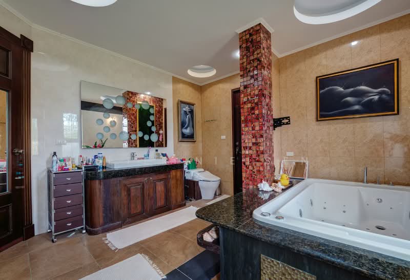 Large Bang Saray House With Over 2 Rai Of Land, Chon Buri (Pattaya), Bang Sa-re, Sattahip, Chon Buri (Pattaya), 8 Bedrooms, 1,103 sqm, Single Detached House For Sale, by Peter Nielsen, 500161600 - DDproperty.com