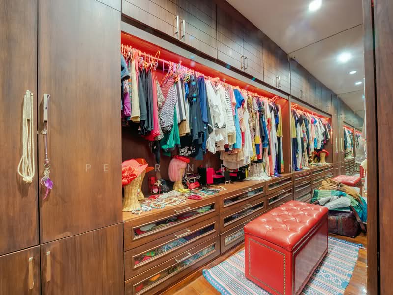 Large Bang Saray House With Over 2 Rai Of Land, Chon Buri (Pattaya), Bang Sa-re, Sattahip, Chon Buri (Pattaya), 8 Bedrooms, 1,103 sqm, Single Detached House For Sale, by Peter Nielsen, 500161600 - DDproperty.com