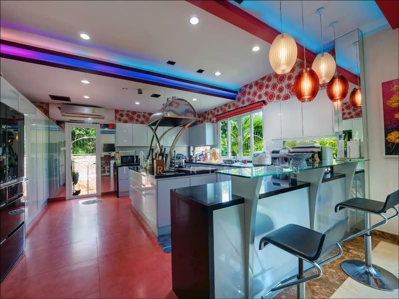 Large Bang Saray House With Over 2 Rai Of Land, Chon Buri (Pattaya), Bang Sa-re, Sattahip, Chon Buri (Pattaya), 8 Bedrooms, 1,103 sqm, Single Detached House For Sale, by Peter Nielsen, 500161600 - DDproperty.com