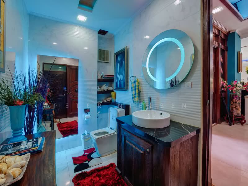 Large Bang Saray House With Over 2 Rai Of Land, Chon Buri (Pattaya), Bang Sa-re, Sattahip, Chon Buri (Pattaya), 8 Bedrooms, 1,103 sqm, Single Detached House For Sale, by Peter Nielsen, 500161600 - DDproperty.com