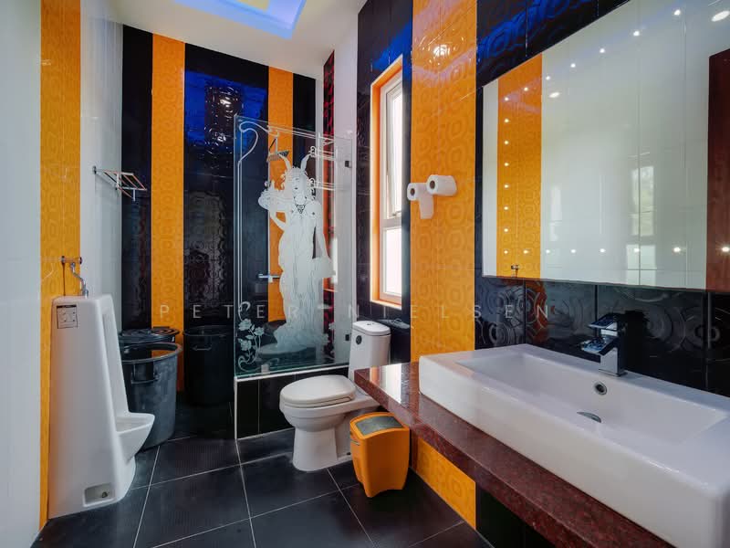 Large Bang Saray House With Over 2 Rai Of Land, Chon Buri (Pattaya), Bang Sa-re, Sattahip, Chon Buri (Pattaya), 8 Bedrooms, 1,103 sqm, Single Detached House For Sale, by Peter Nielsen, 500161600 - DDproperty.com