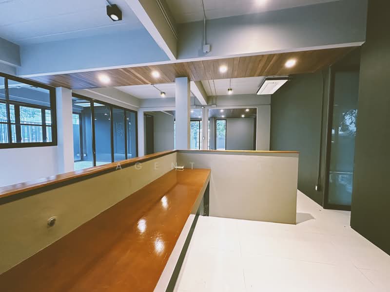Renovated Office Building for Rent, Ratchadaphisek 32 (SPSAD3836), Bangkok, Chan Kasem, Chatuchak, Bangkok, , 1,200 sqm, Shophouse For Rent, by Agent Pla, 500161628 - DDproperty.com