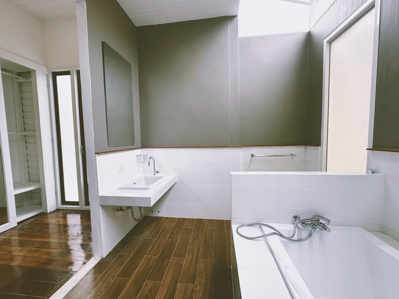 Renovated Office Building for Rent, Ratchadaphisek 32 (SPSAD3836), Bangkok, Chan Kasem, Chatuchak, Bangkok, , 1,200 sqm, Shophouse For Rent, by Agent Pla, 500161628 - DDproperty.com