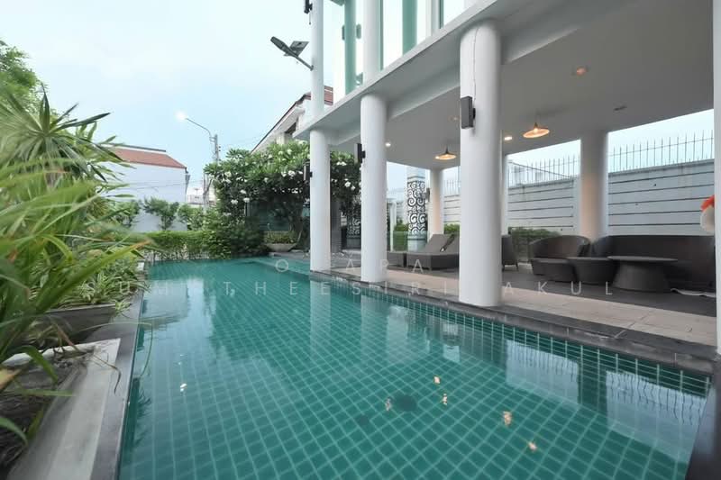 Baan Klang Muang Ratchada 36, Bangkok, Ratchadaphisek 36 Intersection 9-3-6, Chan Kasem, Chatuchak, Bangkok, 5 Bedrooms, 410 sqm, Townhouse For Sale, by Orapa Sumetheesirisakul, 500161636 - DDproperty.com