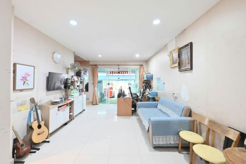 Baan Klang Muang Ratchada 36 : บ้านกลางเมือง รัชดา 36, กรุงเทพ, รัชดาภิเษก 36 แยก 9-3-6, จันทรเกษม, จตุจักร, กรุงเทพ, 410 ตร.ม., ทาวน์เฮ้าส์ ขาย, โดย Orapa Sumetheesirisakul, 500161636 - DDproperty.com