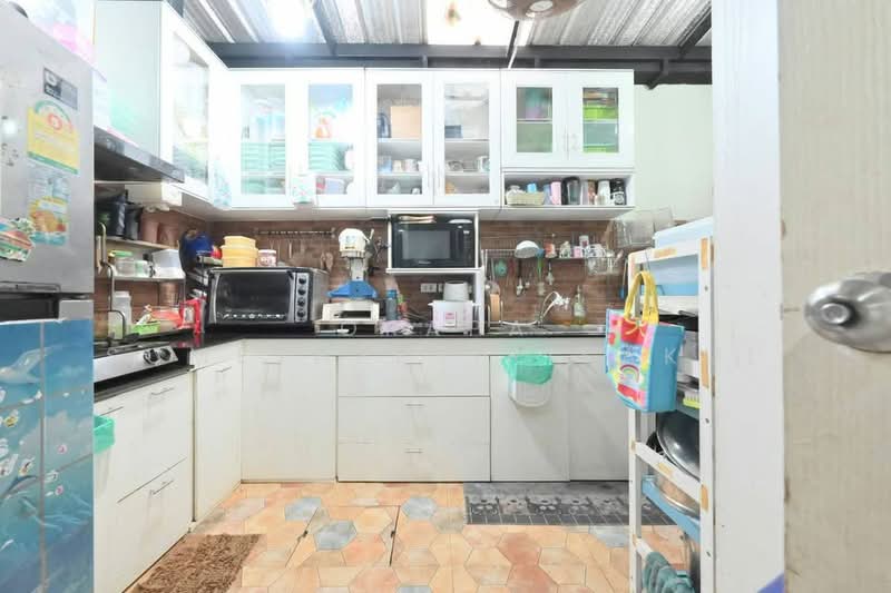 Baan Klang Muang Ratchada 36, Bangkok, Ratchadaphisek 36 Intersection 9-3-6, Chan Kasem, Chatuchak, Bangkok, 5 Bedrooms, 410 sqm, Townhouse For Sale, by Orapa Sumetheesirisakul, 500161636 - DDproperty.com