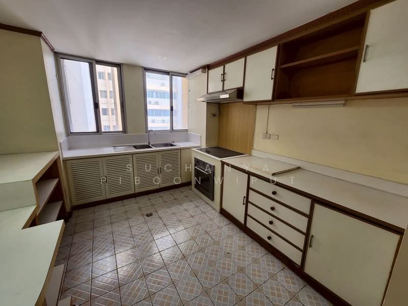 Tai Ping Towers, Bangkok, 582 Soi Sukhumvit 63, Khlong Tan Nua, Watthana, Bangkok, 4 Bedrooms, 252 sqm, Condo For Rent, by Suchanya Piboonwiput, 500161661 - DDproperty.com