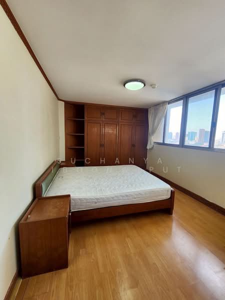 Tai Ping Towers, Bangkok, 582 Soi Sukhumvit 63, Khlong Tan Nua, Watthana, Bangkok, 4 Bedrooms, 252 sqm, Condo For Rent, by Suchanya Piboonwiput, 500161661 - DDproperty.com