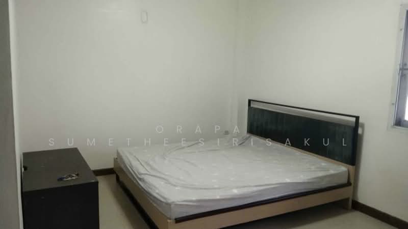 5-BR Townhouse, Bangkok, Bang Waek, Phasi Charoen, Bangkok, 5 Bedrooms, 300 sqm, Townhouse For Sale, by Orapa Sumetheesirisakul, 500161670 - DDproperty.com