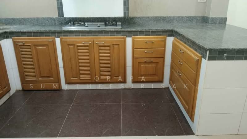 5-BR Townhouse, Bangkok, Bang Waek, Phasi Charoen, Bangkok, 5 Bedrooms, 300 sqm, Townhouse For Sale, by Orapa Sumetheesirisakul, 500161670 - DDproperty.com