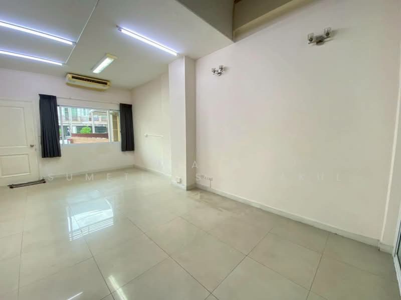 Premium Place Kaset - Nawamin II, Bangkok, Prasert Manukit 29 Road (Soi Mailarp), Lat Phrao, Lat Phrao, Bangkok, 5 Bedrooms, 144 sqm, Townhouse For Sale, by Orapa Sumetheesirisakul, 500161681 - DDproperty.com