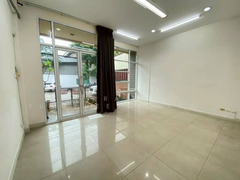 Premium Place Kaset - Nawamin II, Bangkok, Prasert Manukit 29 Road (Soi Mailarp), Lat Phrao, Lat Phrao, Bangkok, 5 Bedrooms, 144 sqm, Townhouse For Sale, by Orapa Sumetheesirisakul, 500161681 - DDproperty.com