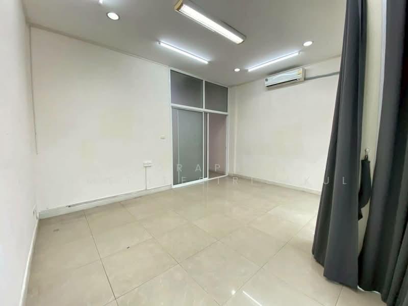 Premium Place Kaset - Nawamin II, Bangkok, Prasert Manukit 29 Road (Soi Mailarp), Lat Phrao, Lat Phrao, Bangkok, 5 Bedrooms, 144 sqm, Townhouse For Sale, by Orapa Sumetheesirisakul, 500161681 - DDproperty.com