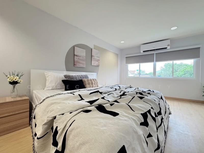 บ้านเดี่ยว เหมาะแก่การอยู่อาศัยหรือจะทำ home office ก็ได้ ใกล้MRTสุทธิสาร (1.5 กิโล) ซอยโชคอำนวย, Bangkok, Huai Khwang, Huai Khwang, Bangkok, 5 Bedrooms, 500 sqm, Single Detached House For Rent, by Correct Property, 500161713 - DDproperty.com