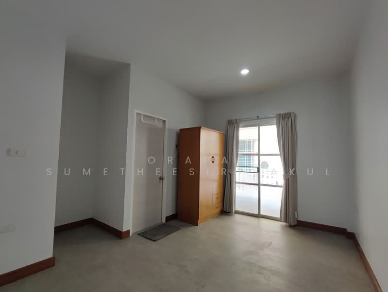 Baan Klang Muang Ratchada-Ladprao, Bangkok, Soi Ban Klang Mueang Yaek Ratchada-Lat Phrao 2, Chan Kasem, Chatuchak, Bangkok, 3 Bedrooms, 150 sqm, Townhouse For Sale, by Orapa Sumetheesirisakul, 500161745 - DDproperty.com