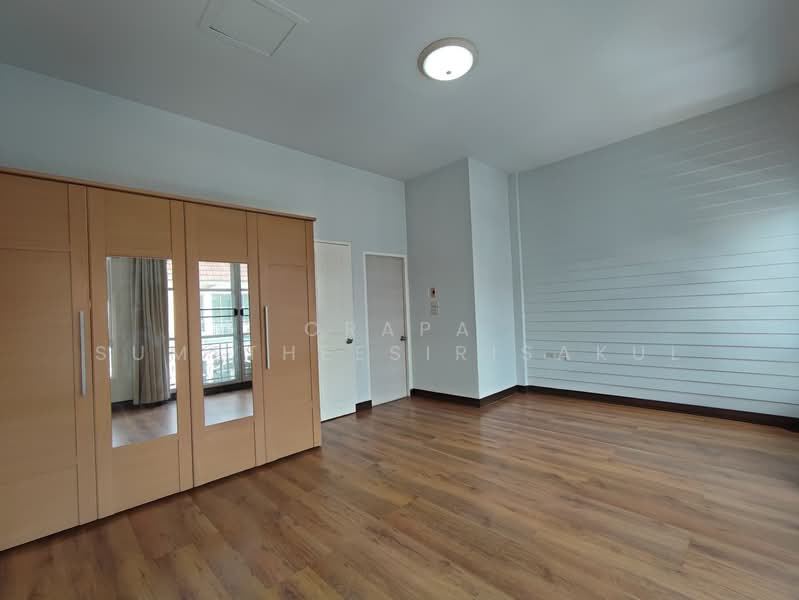 Baan Klang Muang Ratchada-Ladprao, Bangkok, Soi Ban Klang Mueang Yaek Ratchada-Lat Phrao 2, Chan Kasem, Chatuchak, Bangkok, 3 Bedrooms, 150 sqm, Townhouse For Sale, by Orapa Sumetheesirisakul, 500161745 - DDproperty.com