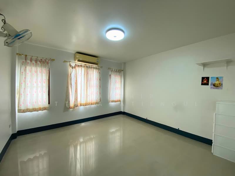 Eastern Land The Plus, Chon Buri (Pattaya), Surasak, Si Racha, Chon Buri (Pattaya), 2 Bedrooms, 80 sqm, Townhouse For Rent, by Pronthip Wattanasatiengul, 500161755 - DDproperty.com