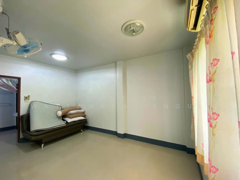 Eastern Land The Plus : อีสเทิร์นแลนด์ เดอะพลัส, ชลบุรี, สุรศักดิ์, ศรีราชา, ชลบุรี, 80 ตร.ม., ทาวน์เฮ้าส์ ให้เช่า, โดย Pronthip Wattanasatiengul, 500161755 - DDproperty.com