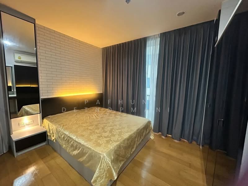 Noble Revo Silom, Bangkok, 88 Soi Surasak Surasak Road, Silom, Bang Rak, Bangkok, 1 Bedroom, 31 sqm, Condo For Sale, by Pafhun  Detnopmani , 500161769 - DDproperty.com