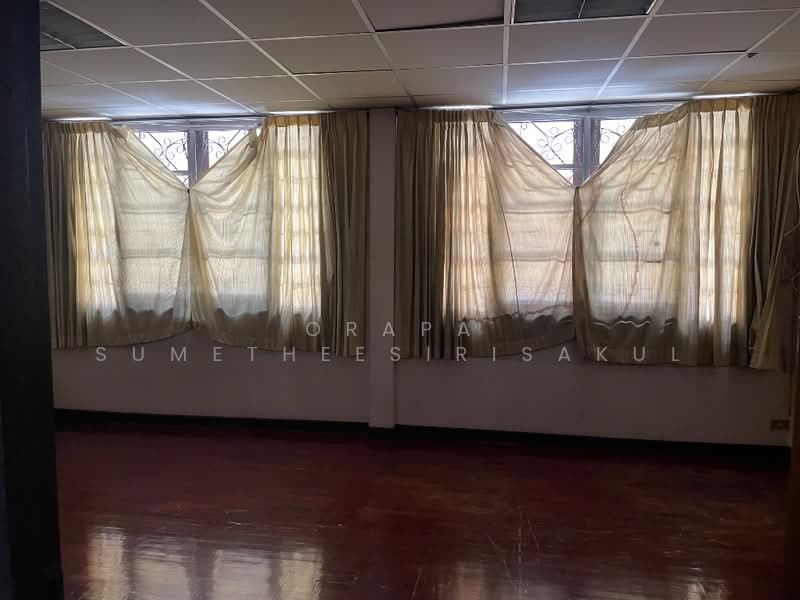 ทาวน์เฮ้าส์ 4-ห้องนอน, กรุงเทพ, จันทรเกษม, จตุจักร, กรุงเทพ, 325 ตร.ม., ทาวน์เฮ้าส์ ขาย, โดย Orapa Sumetheesirisakul, 500161778 - DDproperty.com