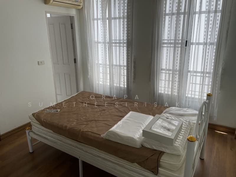 Baan Klang Muang Ladprao-Yothin Phatthana, Bangkok, Soi Baan Klang Muang Ladprao-Yothin Phatthana, Lat Phrao, Lat Phrao, Bangkok, 3 Bedrooms, 198 sqm, Townhouse For Sale, by Orapa Sumetheesirisakul, 500161816 - DDproperty.com