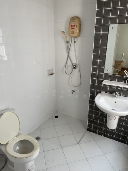 Baan Klang Muang Ladprao-Yothin Phatthana, Bangkok, Soi Baan Klang Muang Ladprao-Yothin Phatthana, Lat Phrao, Lat Phrao, Bangkok, 3 Bedrooms, 198 sqm, Townhouse For Sale, by Orapa Sumetheesirisakul, 500161816 - DDproperty.com