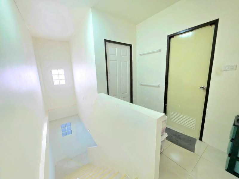 Golden Condo Laem Chabang, Chon Buri (Pattaya), Nong - Kham, Si Racha, Chon Buri (Pattaya), 2 Bedrooms, 120 sqm, Condo For Sale, by The Best Property วา, 500162000 - DDproperty.com