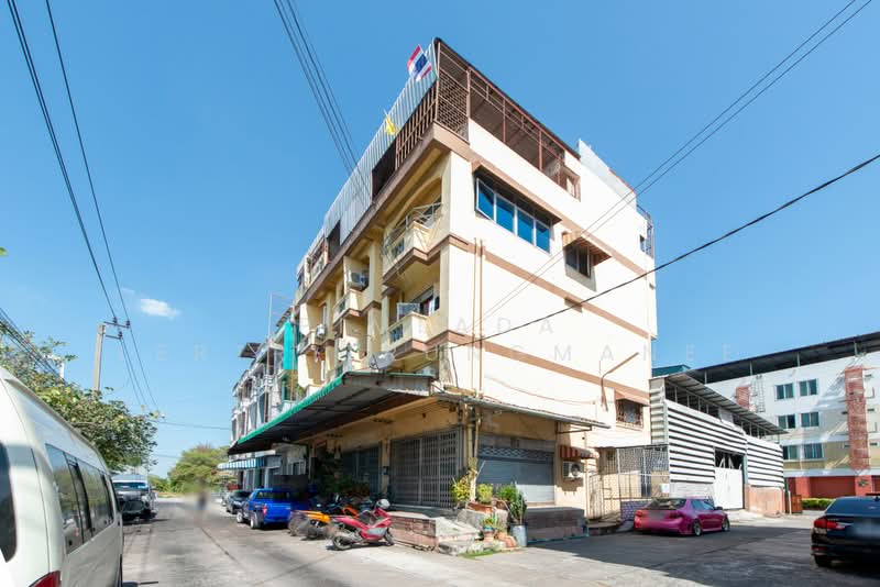 หอพักรุ่งแสงทอง, กรุงเทพ, ลาดกระบัง, ลาดกระบัง, กรุงเทพ, 400 ตร.ม., ตึกแถว-อาคารพาณิชย์ ขาย, โดย Pimlada Lertritrungmanee, 500162036 - DDproperty.com
