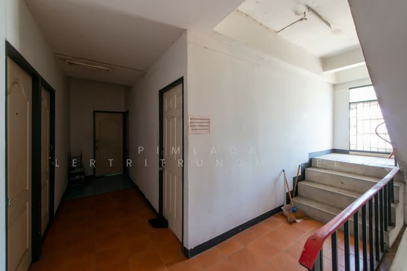 หอพักรุ่งแสงทอง, กรุงเทพ, ลาดกระบัง, ลาดกระบัง, กรุงเทพ, 400 ตร.ม., ตึกแถว-อาคารพาณิชย์ ขาย, โดย Pimlada Lertritrungmanee, 500162036 - DDproperty.com