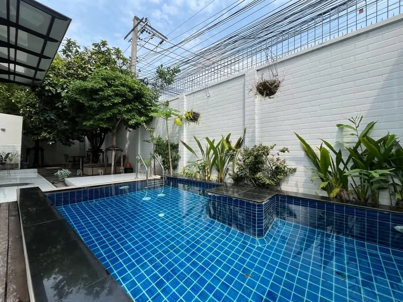 15 Gates, Bangkok, Khlong Chan, Bang Kapi, Bangkok, 4 Bedrooms, 350 sqm, Single Detached House For Sale, by เดชวิทย์ แจ้งสัจจา, 500162046 - DDproperty.com