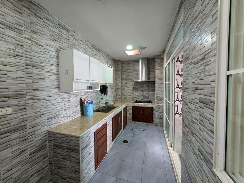 Q District Suksawad-Wongwaen Rama 3, Samut Prakan, Soi Suksawat 76 Latluang, Suksawat Road, Bang Chak, Phra Pra Daeng, Samut Prakan, 3 Bedrooms, 74 sqm, Townhouse For Sale, by ชนะชาติ นนท์ตา, 500162073 - DDproperty.com