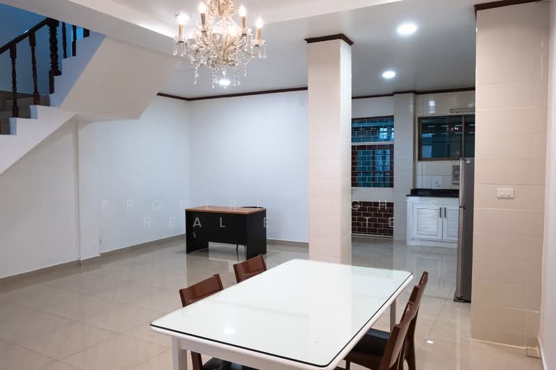 Townhouse Sukhumvit 44/2, Bangkok, Phra Kanong, Khlong Toei, Bangkok, 3 Bedrooms, 250 sqm, Townhouse For Rent, by PROPERTYSIGHTS REAL ESTATE, 500162095 - DDproperty.com