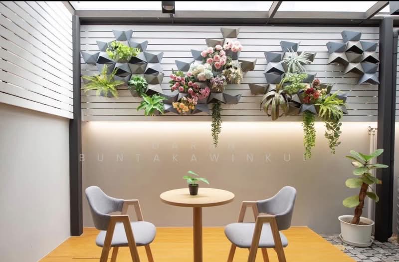 Landmark Ekamai-Ramindra, Bangkok, Sukhonthasawat Road, Lat Phrao, Lat Phrao, Bangkok, 3 Bedrooms, 168 sqm, Townhouse For Rent, by Daran Buntakawinkul, 500162255 - DDproperty.com