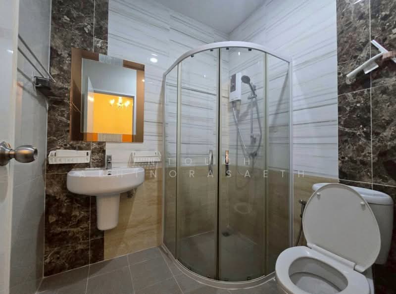 Golden Town 3 Bangna-Suanluang, Bangkok, Kanchanaphisek Road, Prawet, Prawet, Bangkok, 3 Bedrooms, 150 sqm, Townhouse For Sale, by Intouch Abhinorasaeth, 500162277 - DDproperty.com