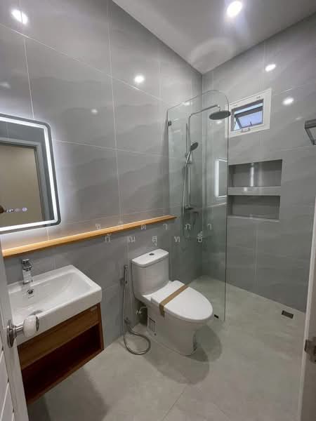 ทาวน์โฮม ใจกลางเมืองหาดใหญ่, Songkhla, Hat-Yai, Hat Yai, Songkhla, 3 Bedrooms, 185 sqm, Townhouse For Sale, by ชนิดาภา กัณสุทธิ์, 500162444 - DDproperty.com