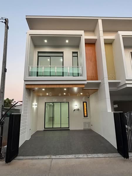 ทาวน์โฮม ใจกลางเมืองหาดใหญ่, Songkhla, Hat-Yai, Hat Yai, Songkhla, 3 Bedrooms, 185 sqm, Townhouse For Sale, by ชนิดาภา กัณสุทธิ์, 500162444 - DDproperty.com
