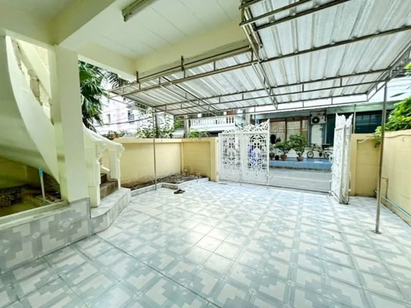 ไม่พบโครงการ, Bangkok, พระราม 6 พหลโยธิน, Samsen Nai, Phaya Thai, Bangkok, 3 Bedrooms, 300 sqm, Townhouse For Rent, by ณัฐพงศ์ สุนทรอรุณ, 500162679 - DDproperty.com
