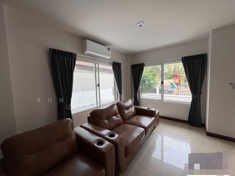 Rhythm Sukhumvit 44/1, Bangkok, Sukhumvit Road, Phra Kanong, Khlong Toei, Bangkok, 2 Bedrooms, 52 sqm, Condo For Rent, by Sunitra Sachdev, 500162698 - DDproperty.com