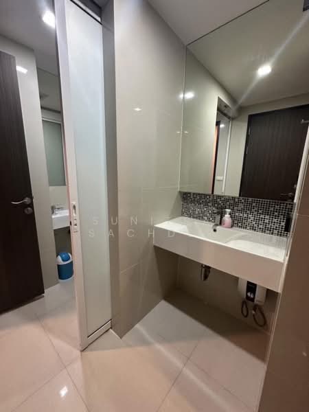 Rhythm Sukhumvit 44/1, Bangkok, Sukhumvit Road, Phra Kanong, Khlong Toei, Bangkok, 2 Bedrooms, 52 sqm, Condo For Rent, by Sunitra Sachdev, 500162698 - DDproperty.com