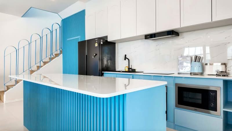 For Sale - Luxury Pool View Villa 5 Bedroom in East Pattaya, Chon Buri (Pattaya)