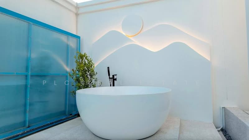 For Sale - Luxury Pool View Villa 5 Bedroom in East Pattaya, Chon Buri (Pattaya)