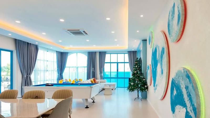 For Sale - Luxury Pool View Villa 5 Bedroom in East Pattaya, Chon Buri (Pattaya)