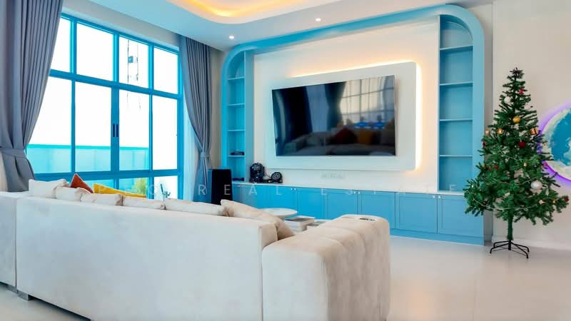 For Sale - Luxury Pool View Villa 5 Bedroom in East Pattaya, Chon Buri (Pattaya)