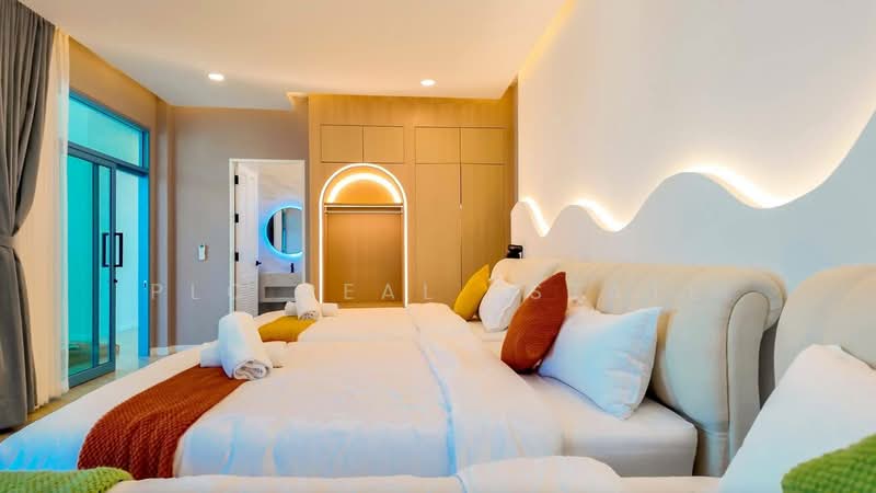 For Sale - Luxury Pool View Villa 5 Bedroom in East Pattaya, Chon Buri (Pattaya)