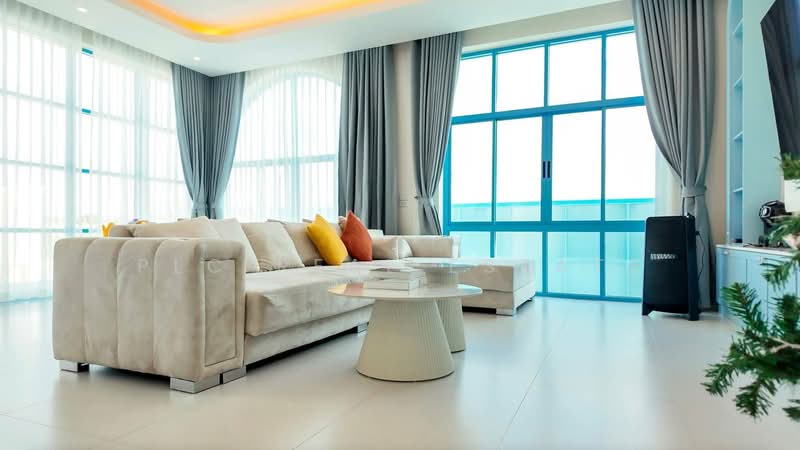 For Sale - Luxury Pool View Villa 5 Bedroom in East Pattaya, Chon Buri (Pattaya)