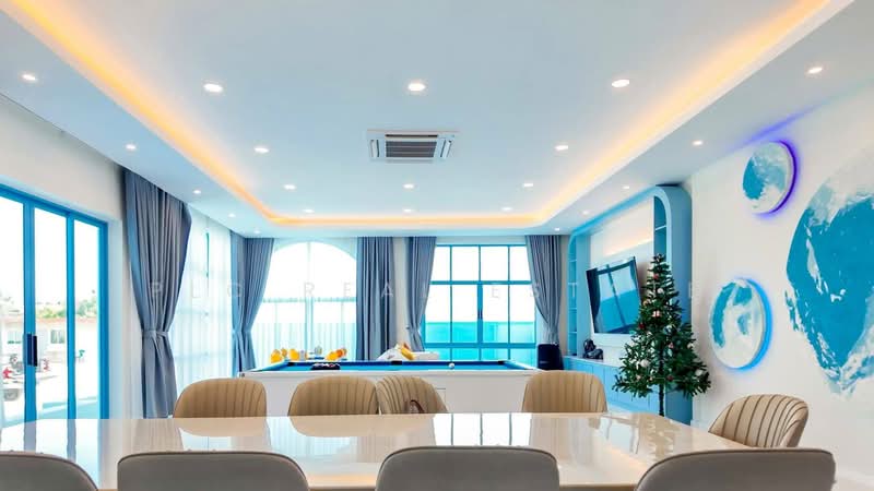 For Sale - Luxury Pool View Villa 5 Bedroom in East Pattaya, Chon Buri (Pattaya)